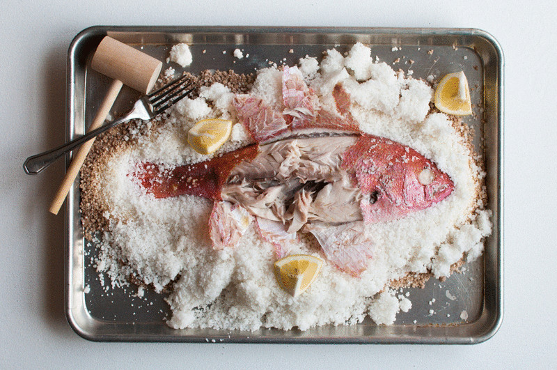 Рыба запеченная в соли — 2 вкусных рецепта приготовления