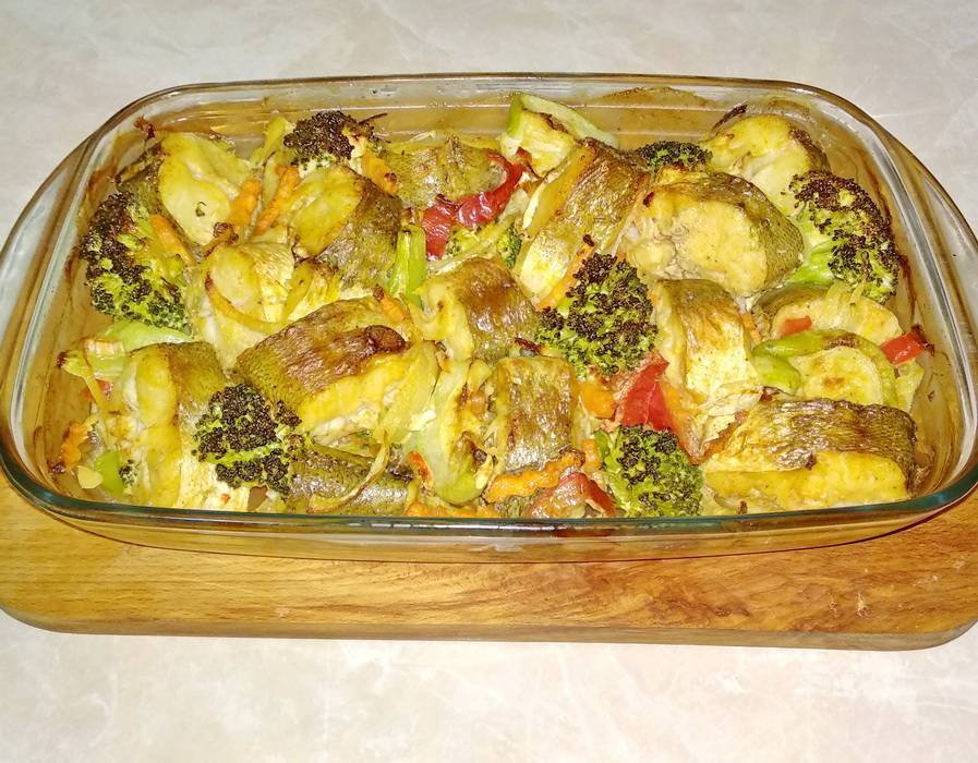 Запеченная щука – рецепт с картофелем и овощами