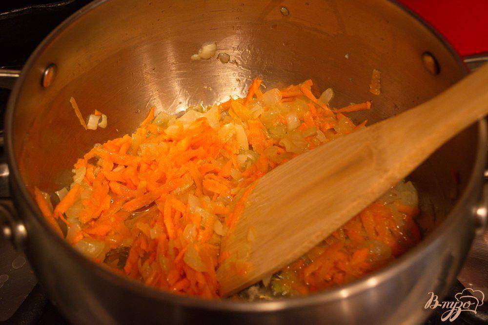 Щука тушеная с морковью и луком