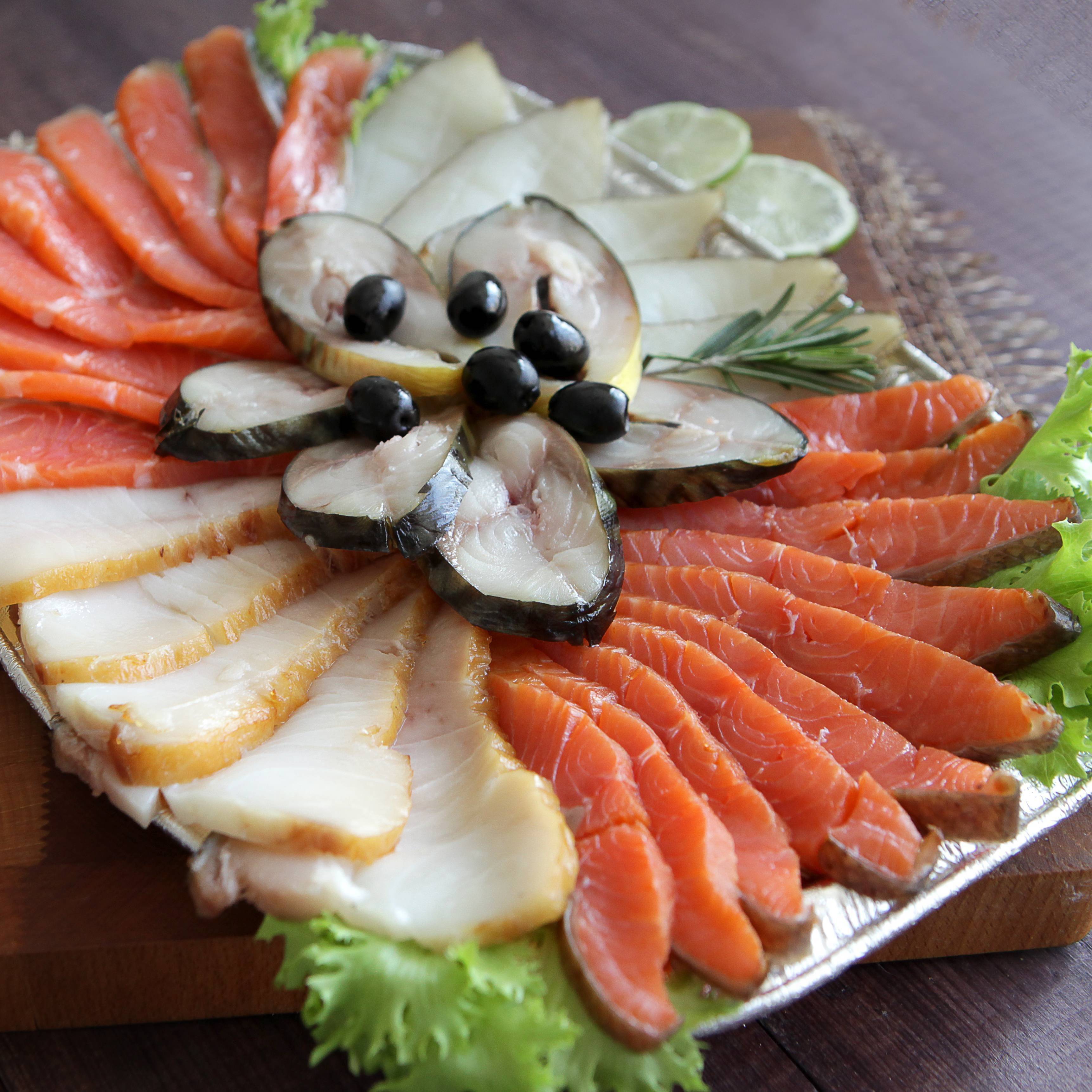 Красивая нарезка на стол: примеры мясных, рыбных закусок для фуршета