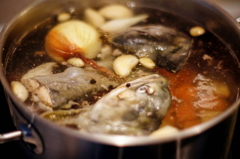 Рецепты рыбы голец: как вкусно приготовить в духовке и на природе?