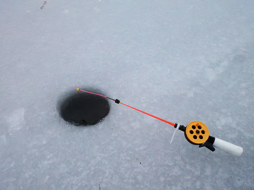 Ловля леща зимой на озере — снасти, прикормка, техника и тактика