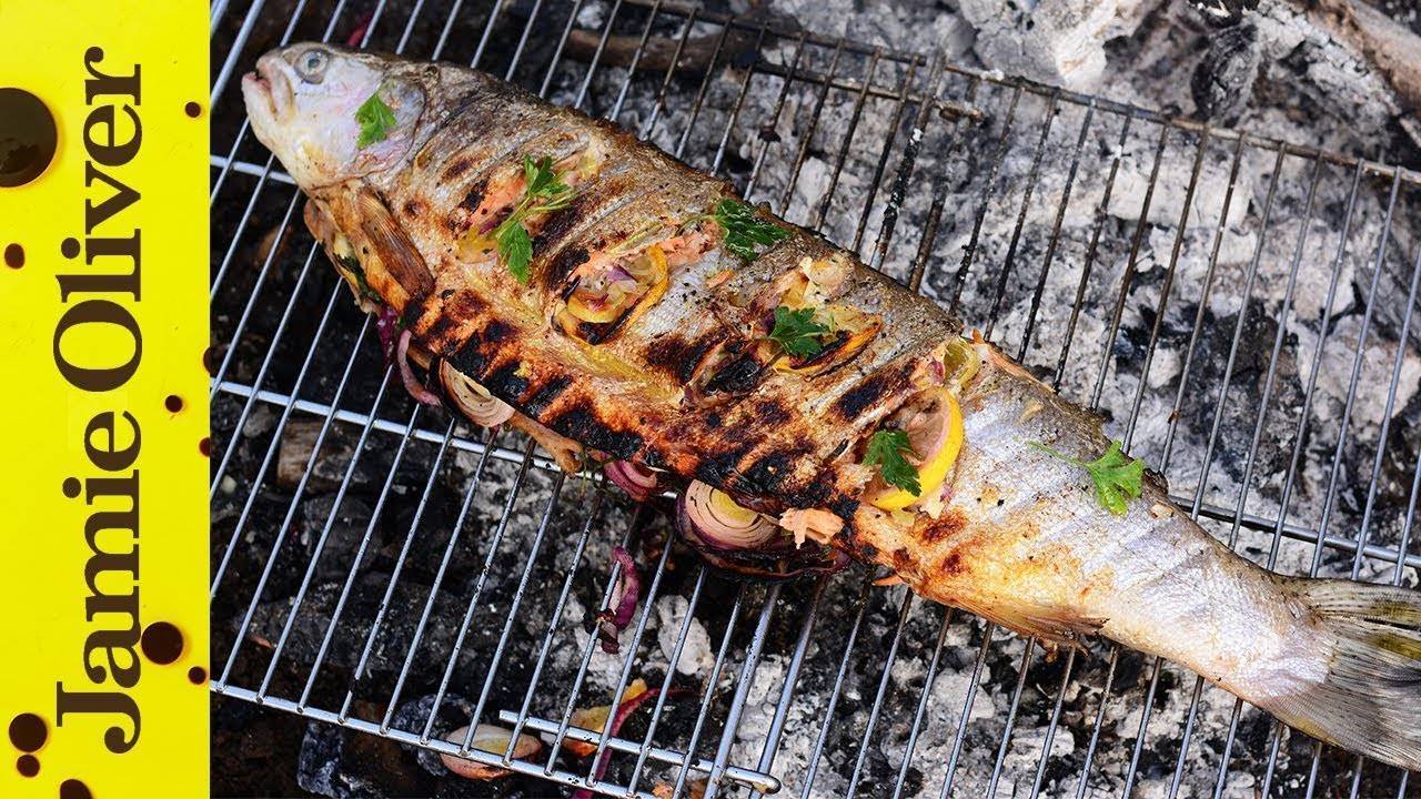 Как правильно приготовить рыбу на костре в походе?