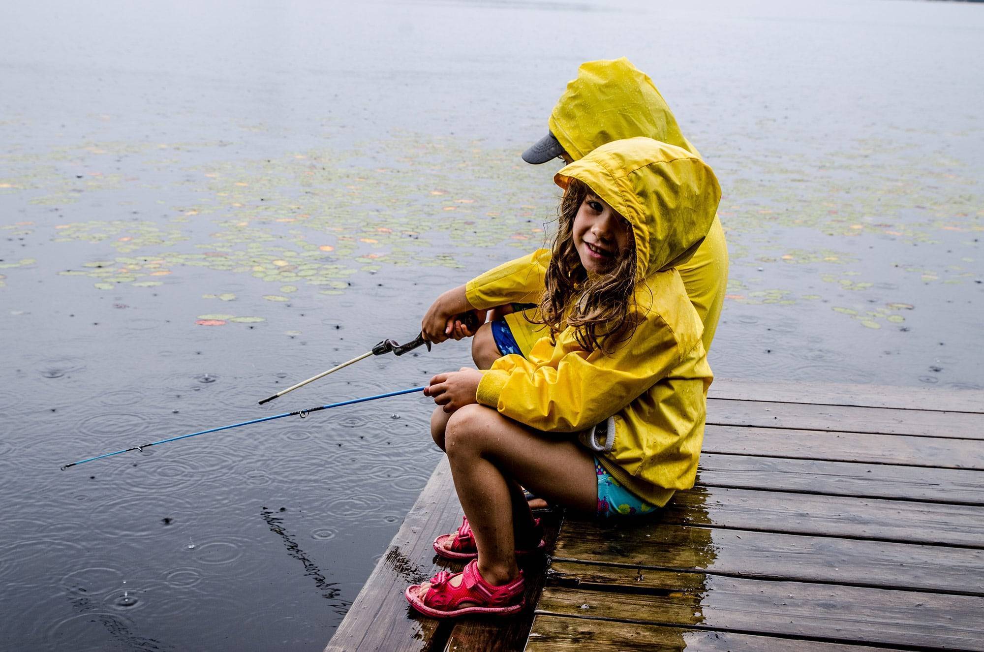 Клюет ли рыба в дождь: особенности рыбалки после дождя летом, качество клева