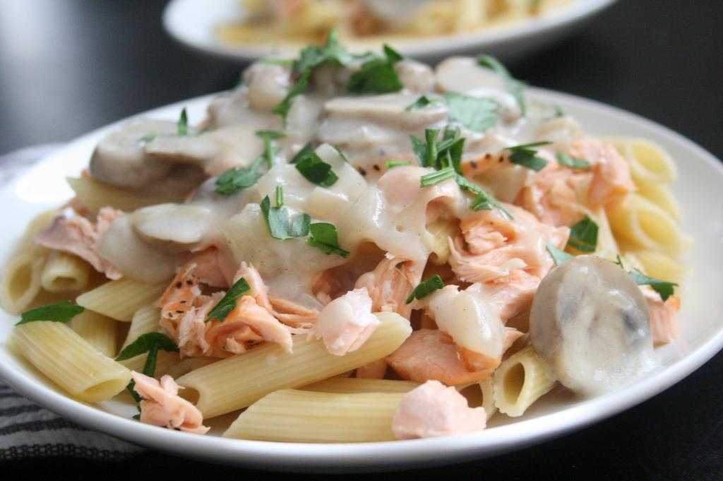 Паста с лососем в сливочном соусе: рецепты приготовления в домашних условиях со спагетти или папарделли