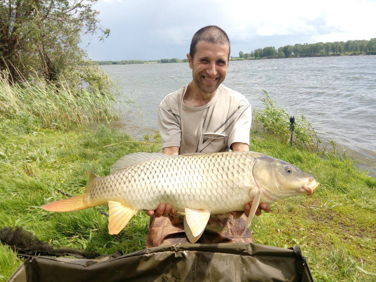 Рыбалка в барнауле. Сорочий Лог Алтайский край рыбалка. Пруд Сорочий Лог. Большечеремшанское водохранилище Алтайский край. Озеро Петровское Алтайский край рыбалка.