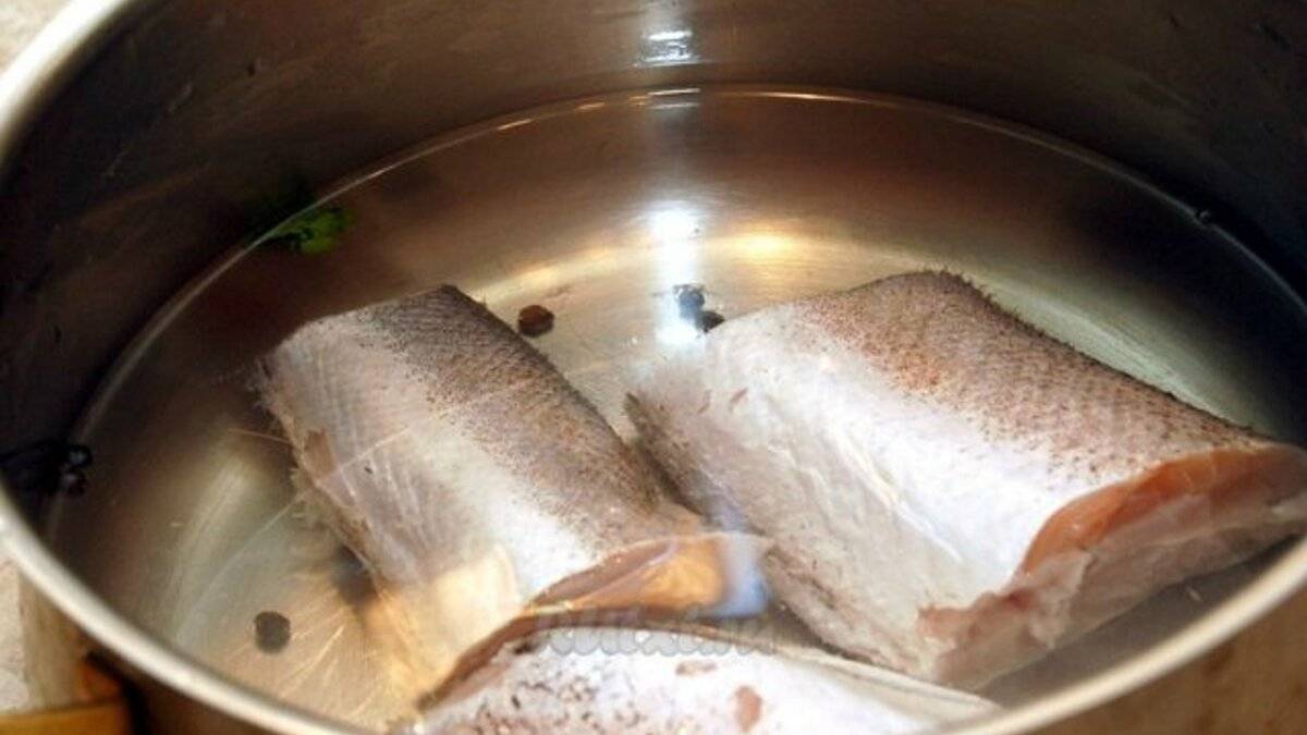 Сколько варить рыбу в кастрюле, пароварке и мультиварке