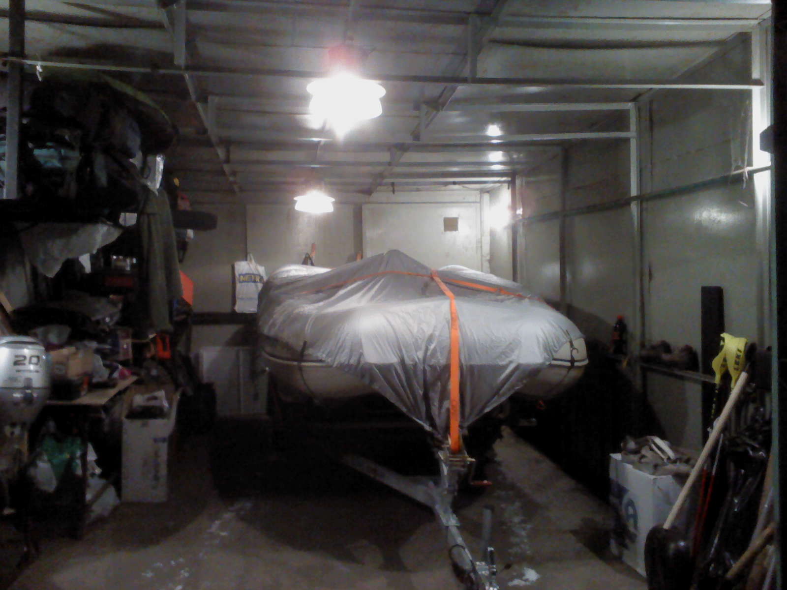 Хранение пвх лодки зимой в гараже